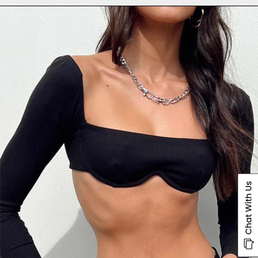 Square neck underwire crop top